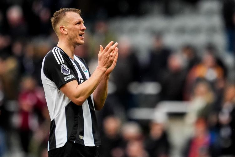 丹-伯恩：伊萨克离队前在纽卡群聊告别，大家都有回复且是积极的